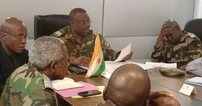 Le Colonel MAIZAMA Abdoulaye échange avec les responsables de son département ministériel